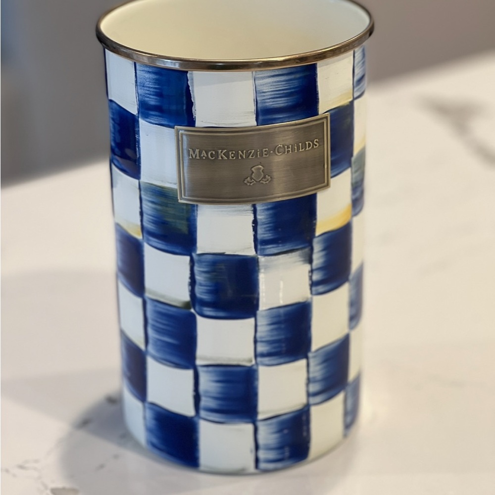 Royal check utensil holder